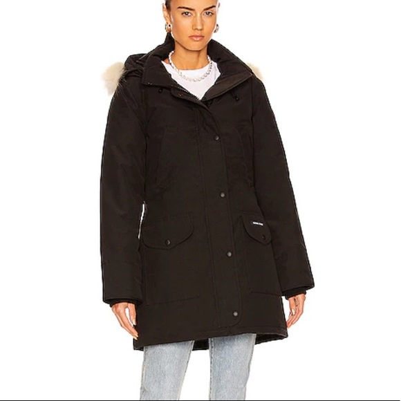 Canada Goose Trillium Parka with Coyote Fur - Picture 4 of 9